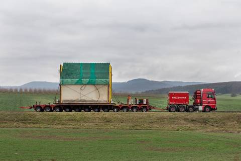Ein Haus geht auf Reisen