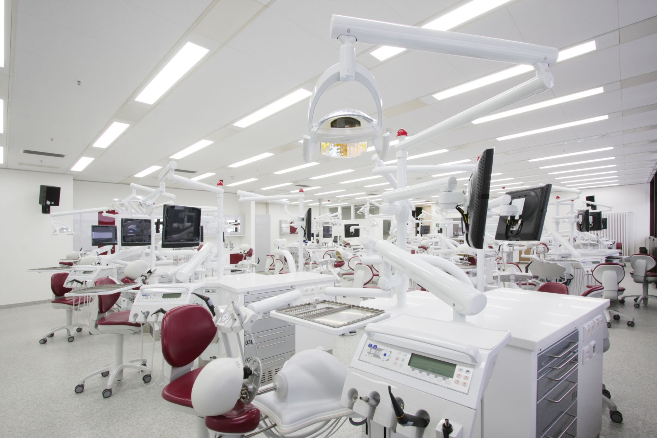 Zahnklinik erstrahlt in neuem Weiß