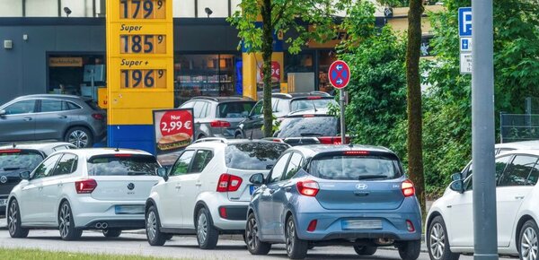 Fallende Ölpreise und Tankrabatt: Inflation sinkt deutlich