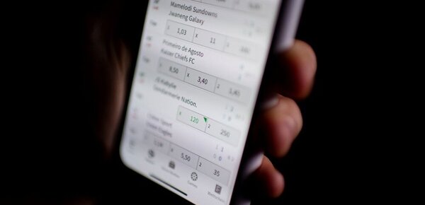 Gefährliche Sportwetten: Süchtig machend und dauerpräsent