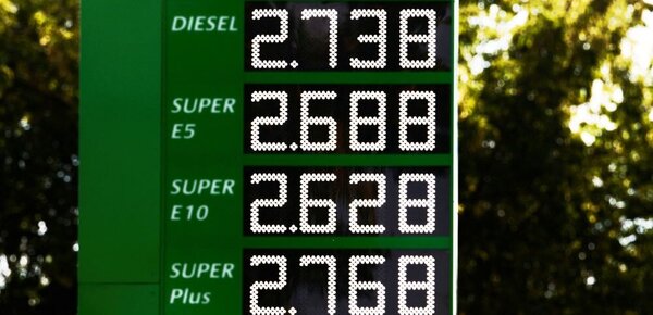 Teurer Diesel: Spediteure schlagen in Brief an Merz Alarm