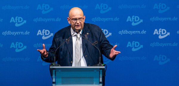 Überraschend ohne Gegenkandidat: Stephan Protschka bleibt Landesvorsitzender