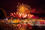 Festival, Fontänen und Feuerwerk