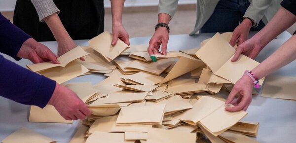 Wahlfälschung: Im Amt bestätigter Bürgermeister gesteht 