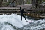 Spätestens im Sommer soll auf dem Eisbach wieder gesurft werden