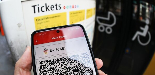 Neues digitales Ticket soll Bus- und Bahnfahren vereinfachen
