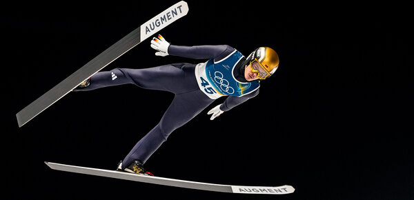 Bei Olympia-Premiere: Oberstdorfer Raimund holt Gold im Skispringen 