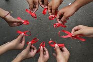 HIV-Erstdiagnosen bei heterosexuellen Männern leicht höher 