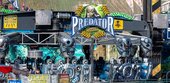Menschen hängen kopfüber in Wiesn-Drehkarussell fest