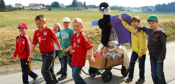 Fränkische Osterbräuche: Den Sündenbock im Visier