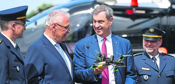 "Holen wir die Dinger runter!" - Söder eröffnet Drohnenabwehrzentrum