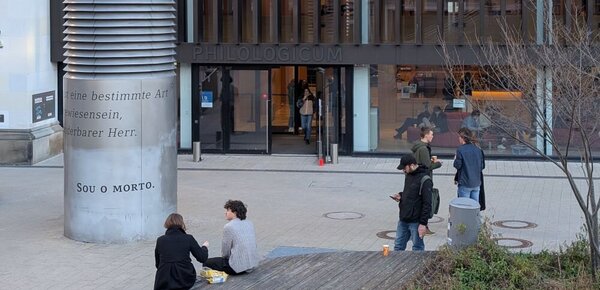 Eigentlich eine 'Zugroaste': Münchner Hochschule LMU feiert Jubiläum