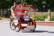Rikscha-Fahrten für Senioren: Einmal im Monat den Fahrtwind spüren