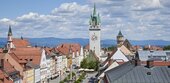 Pulsierendes Leben vor historischer Kulisse