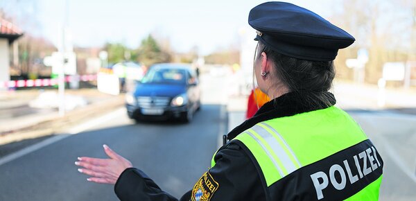 Gefrustete Staatsdiener: Der Freistaat spart bei den Beamten und streicht Privilegien