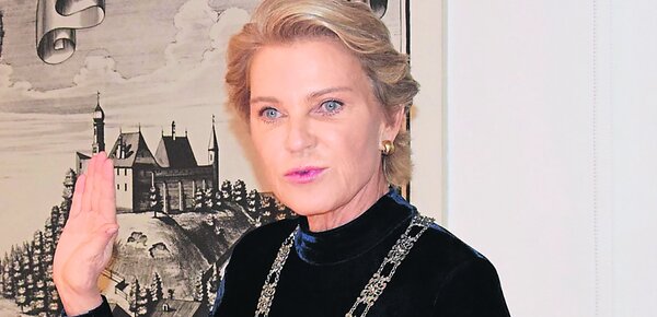 Neue Rathauschefin: Adel verpflichtet