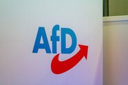 Wahlumfrage: Union holt AfD ein