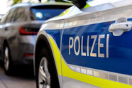 Rasierklingen unter Fan-Aufklebern gefunden - Täter gesucht