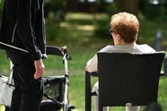 Regierung plant höhere Pflege-Beiträge für Kinderlose