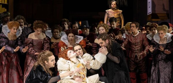 Turandot reist durch die Geschichte