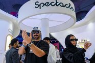 Ständig in zwei Welten: Snapchat-Firma bringt Brillen mit Mini-Display auf den Markt