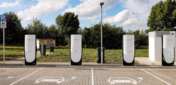 Es lebe der Verbrenner: Die ersten Hersteller wenden sich vom E-Auto ab