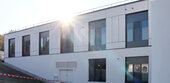 Lichtdurchflutet und modern