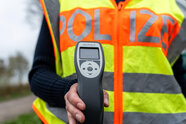 Fast 10.000 Trunkenheitsfahrten: Alkohol am Steuer bleibt Problem in Bayern