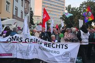 „Das macht etwas mit einem“: Rechtsextreme demonstrieren jede Woche in Nürnberg – die Omas gegen Rechts stellen sich ihnen entgegen