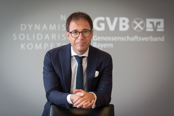 Gros kritisiert seitens der Politik