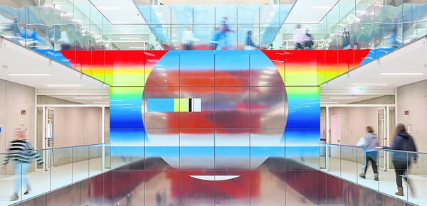 Neues Schulzentrum: Eine lebendige und farbige Atmosphäre 