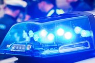 Zwei Busse stoßen in Oberbayern zusammen - mehrere Verletzte und ein totes Kind