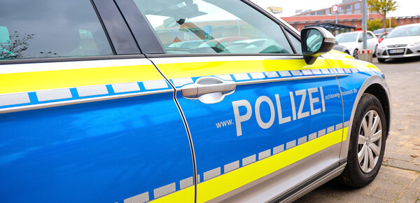 Kollegen bei Schießerei im Stich gelassen - Polizistinnen aus dem Beamtendienst entfernt