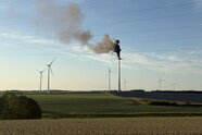 Polizei warnt nach Windrad-Brand vor abstürzendem Propeller