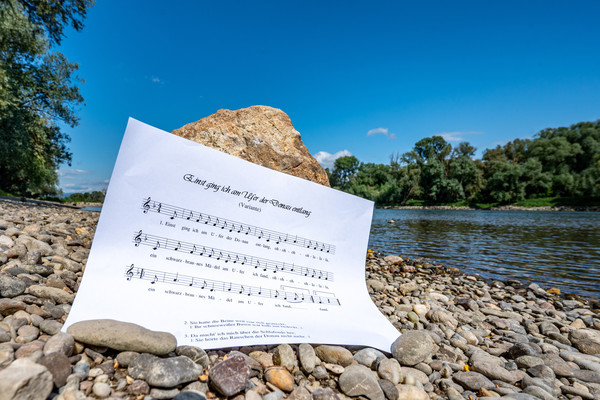 Einst Ging Ich Am Ufer Der Donau Entlang Lyrics Zuspruch über Parteigrenzen hinweg